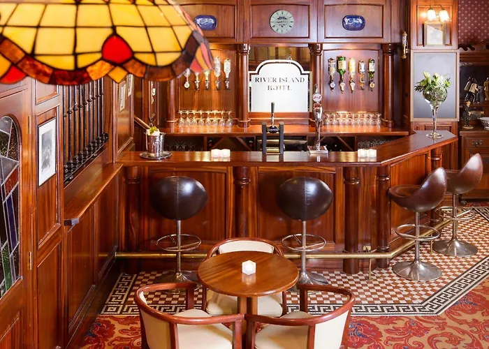 Hotel River Island 3*