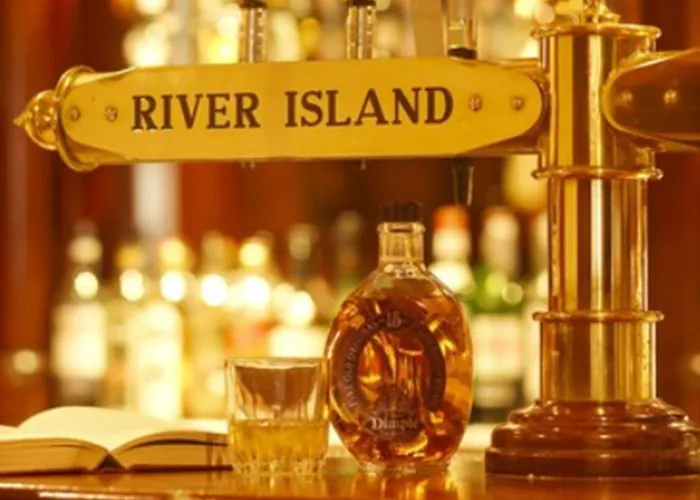 River Island קאסל איילנד